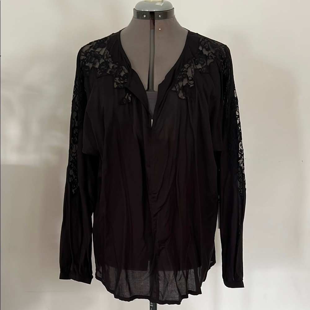 Velvet by Graham & Spencer Lace inlay blouse